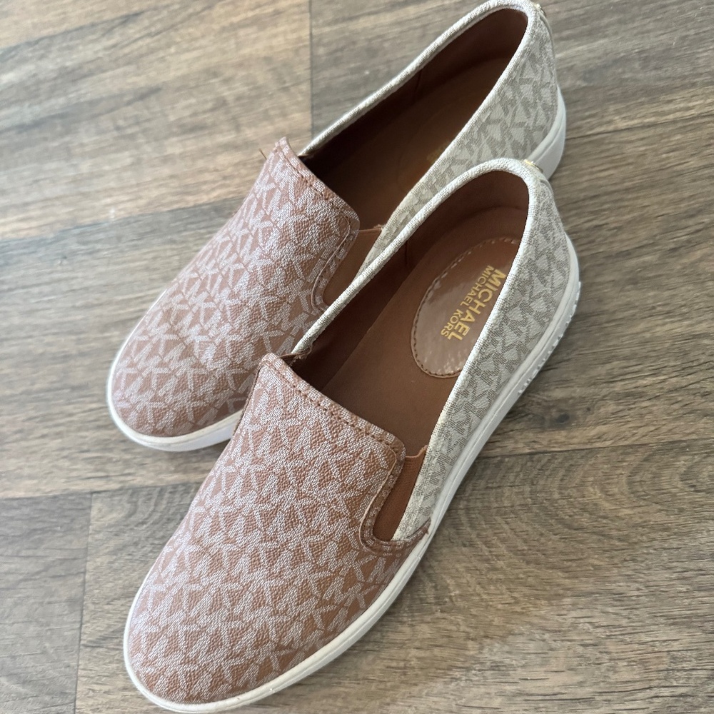 Michael Kors Keaton Logo Slip-On Sneaker - size 9